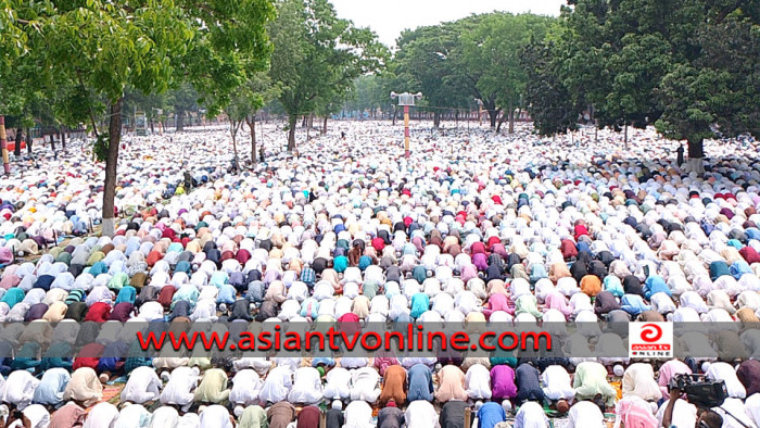 শোলাকিয়ায় স্মরণকালের বৃহত্তম ঈদ জামাত অনুষ্ঠিত