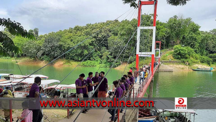 পাহাড়ের সৌন্দর্য অবলোকনে পর্যটকদের পদচারণায় মুখর রাঙামাটির স্পটগুলো