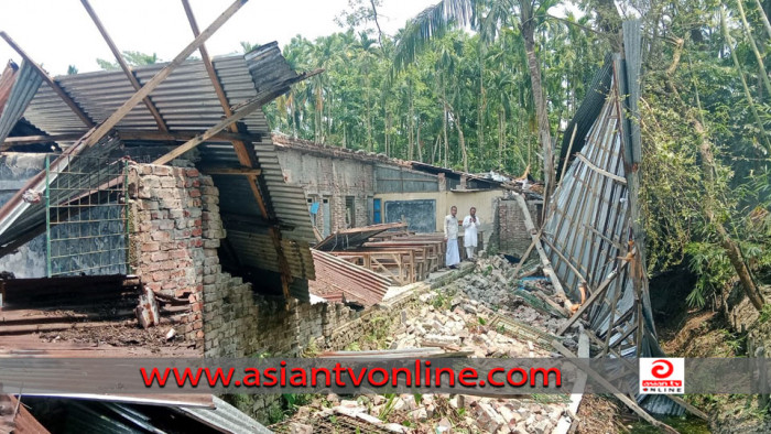 বরগুনায় কালবৈশাখী ঝড়ে লন্ডভন্ড কলেজ, অনিশ্চিত ক্লাস-পরীক্ষা