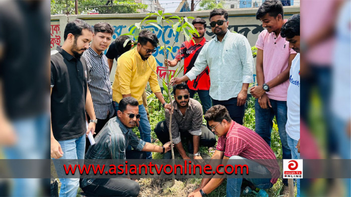 ভাওয়াল বদরে আলম সরকারি কলেজ ছাত্রলীগের উদ্যোগে বৃক্ষরোপণ