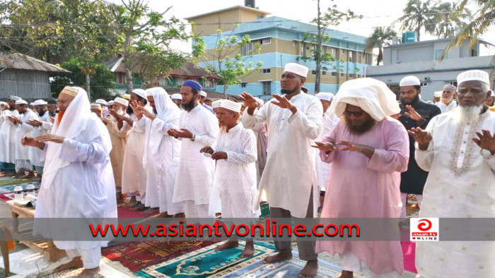 বরগুনায় বৃষ্টির প্রত্যাশায় ইসতিসকার নামাজ আদায়