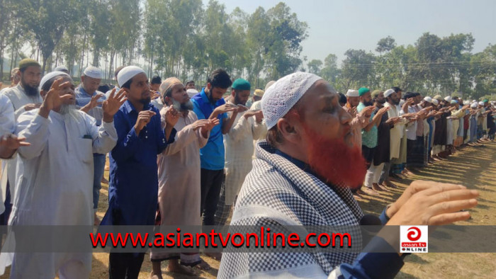 বৃষ্টির জন্য দু’হাত তুলে কেঁদে বুক ভাসালেন মুসল্লিরা