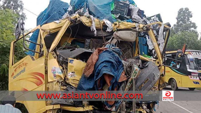 দিনাজপুরে বাস-ট্রাক সংঘর্ষে নিহত ৫, আহত ২৫