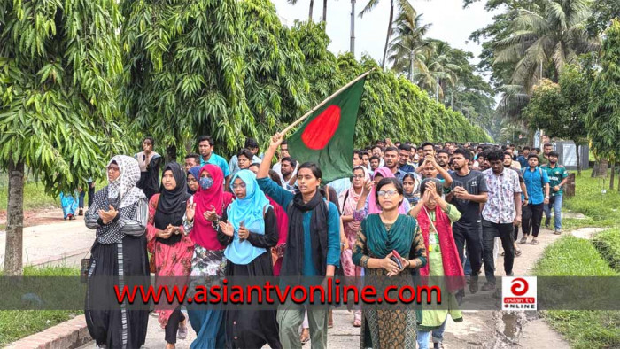 শিক্ষার্থীদের স্লোগানে মুখরিত বাকৃবি ক্যাম্পাস