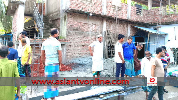 রাজাপুরে সরকারি জমি দখল করে দোকান নির্মাণের অভিযোগ