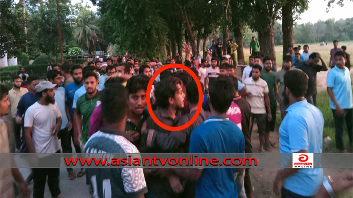 হলে এসে মারধরের শিকার ইবি ছাত্রলীগ কর্মী