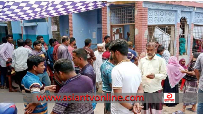 জোড়াতালি দিয়েও যেন চলছে না মহেশপুর সাব-রেজিস্ট্রি অফিস