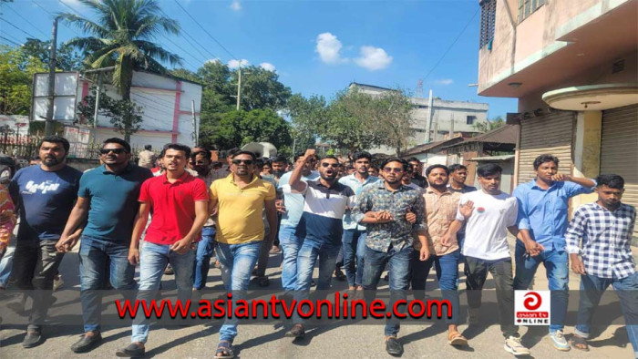 পলাশে আওয়ামী লীগের বিরুদ্ধে ছাত্রদলের বিক্ষোভ