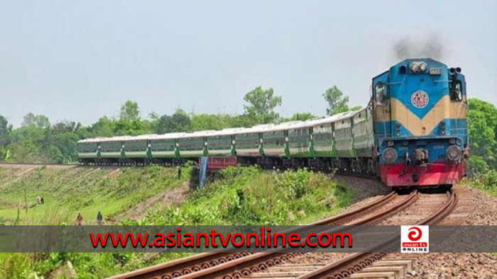 রেললাইনে বসে গল্প, পাটগ্রামে ট্রেনে কাটা পড়ে ৪ জনের মৃত্যু