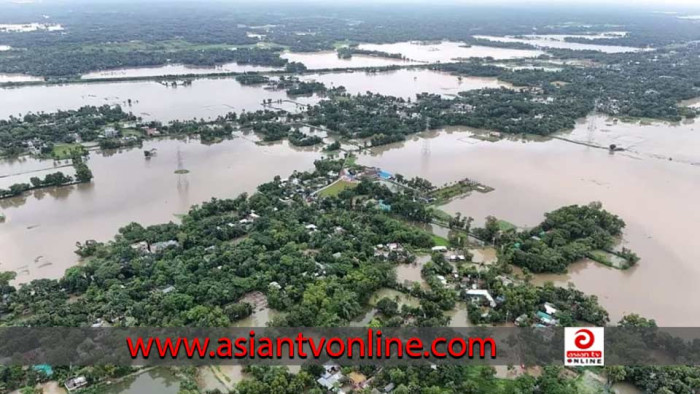 বন্যায় ক্ষতিগ্রস্ত এলাকার শিক্ষার্থীদের মাঝে শিক্ষা উপকরণ বিতরণ