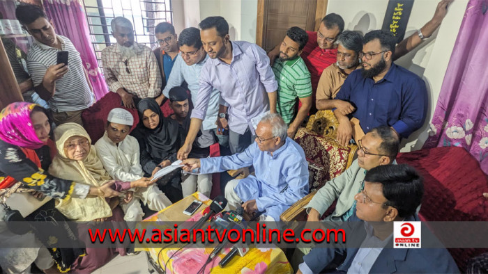 চব্বিশের গণঅভ্যুত্থান: মিরপুরে শহীদ পরিবারের পাশে তারেক রহমান