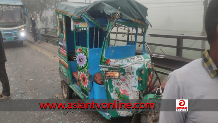 ধামরাইয়ে যাত্রীবাহী বাসের ধাক্কায় সিএনজি চালক নিহত, আহত ৮