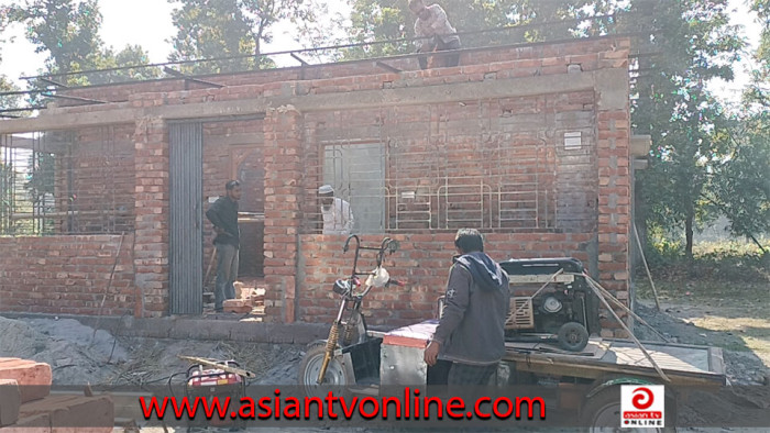 গাজীপুরে গজারি গাছ কেটে রাস্তা ও ঘরবাড়ি নির্মাণ অব্যাহত, বন কর্মকর্তাদের বাধা উপেক্ষিত
