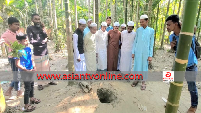 দৌলতখানে রাতের আঁধারে কবর খুঁড়ে কঙ্কাল চুরি