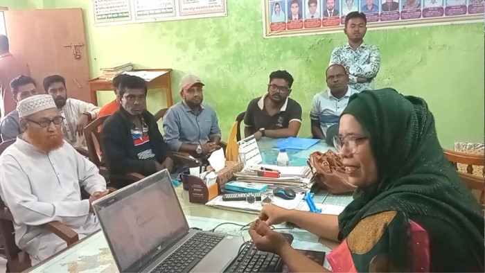 খোকসা গার্লস স্কুলের এডহক কমিটি গঠন নিয়ে উত্তেজনা