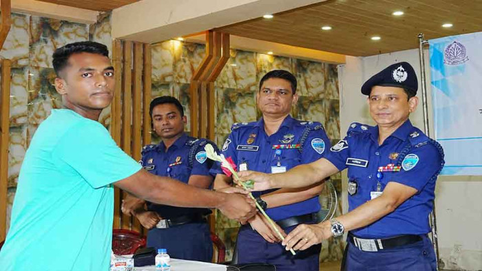কুমিল্লায় মেধা ও যোগ্যতার ভিত্তিতে পুলিশে নিয়োগ পেলেন ৭৫ জন