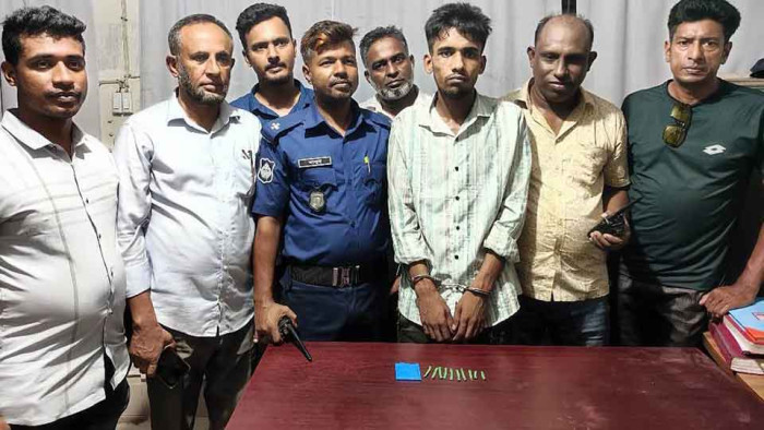 রাজাপুরে ইয়াবাসহ মাদক কারবারি আটক