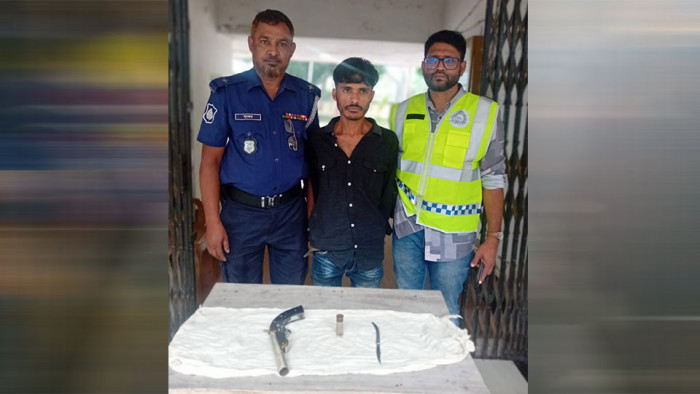 শিবপুরে ডাকাতিসহ ২৩ মামলার পলাতক আসামি গ্রেফতার