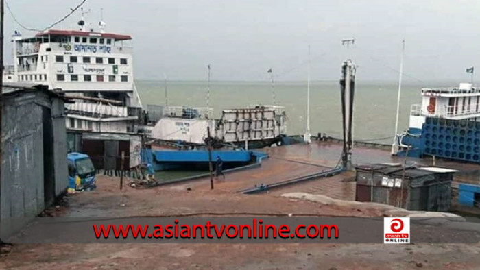 পাটুরিয়া-দৌলতদিয়া রুটে ফেরি চলাচল বন্ধ