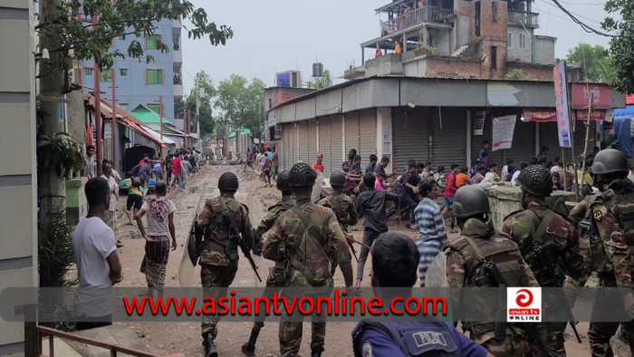 শ্রীপুরে শ্রমিক আত্মহত্যার ঘটনায় পুলিশ শ্রমিক সংঘর্ষ, সেনাবাহিনীর হস্তক্ষেপ