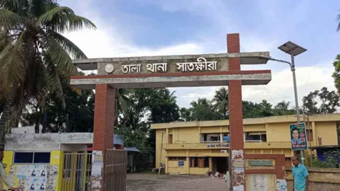 তালায় শিক্ষক খুনের পর গণপিটুনিতে হামলাকারীর মৃত্যু