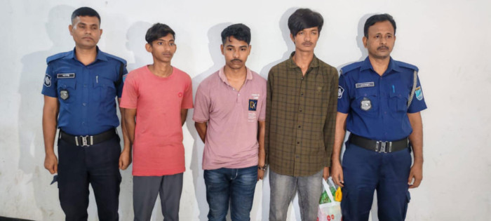 আশুলিয়ায় কিশোরীকে পালাক্রমে ধর্ষণ, গ্রেফতার ৩